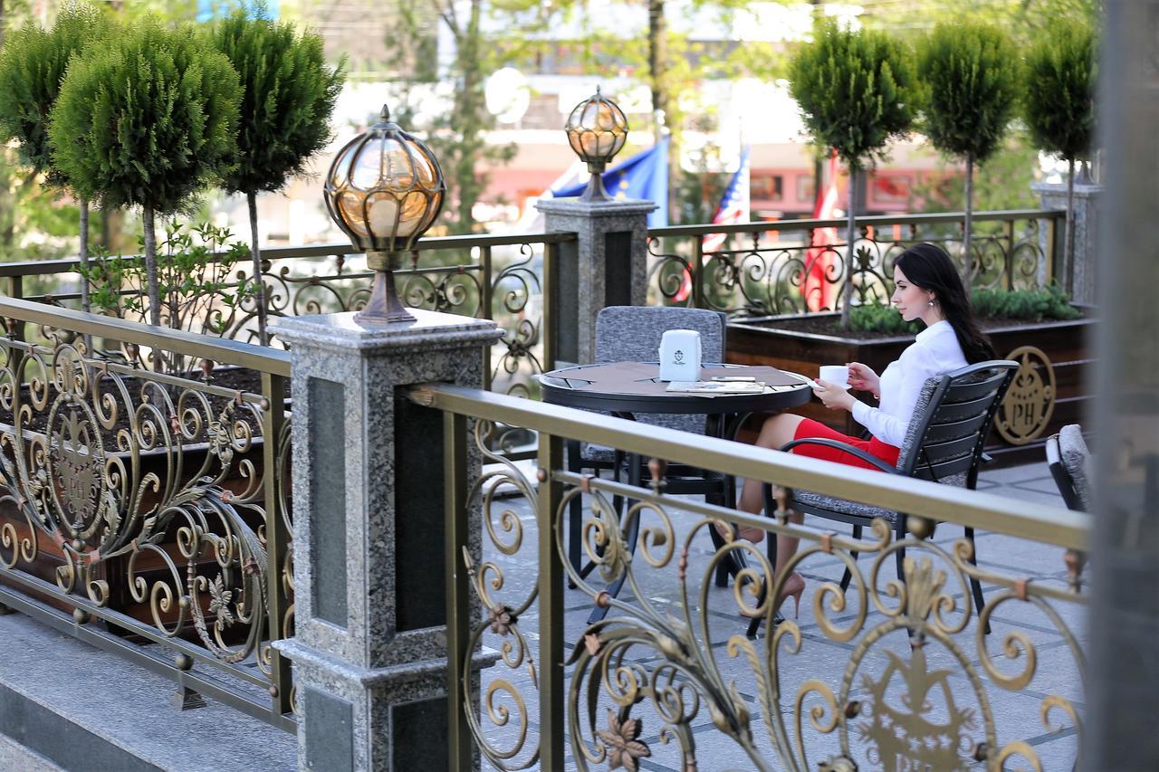 Plaza Hotel Bişkek Dış mekan fotoğraf